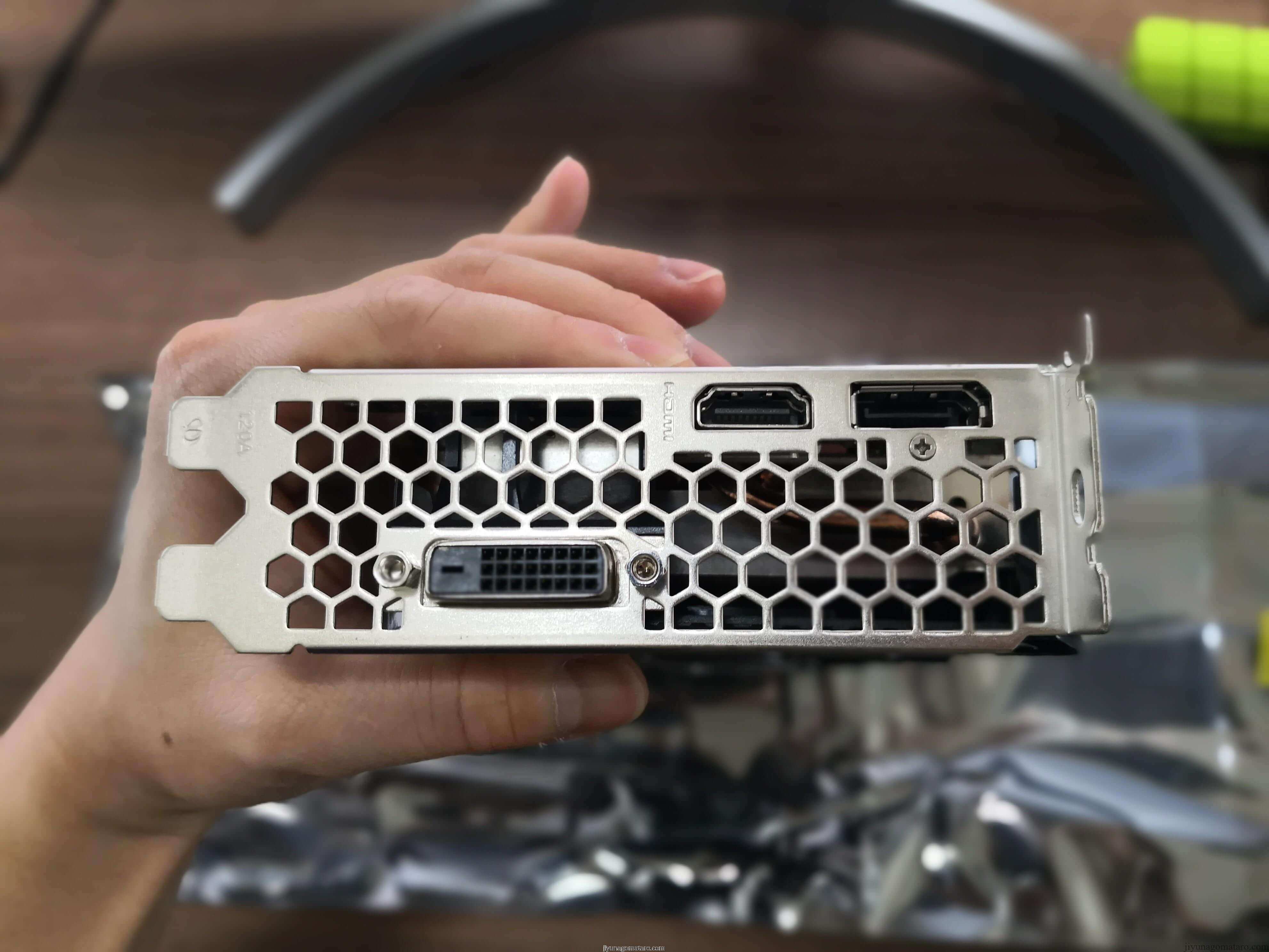 RTX2060の出力ポート