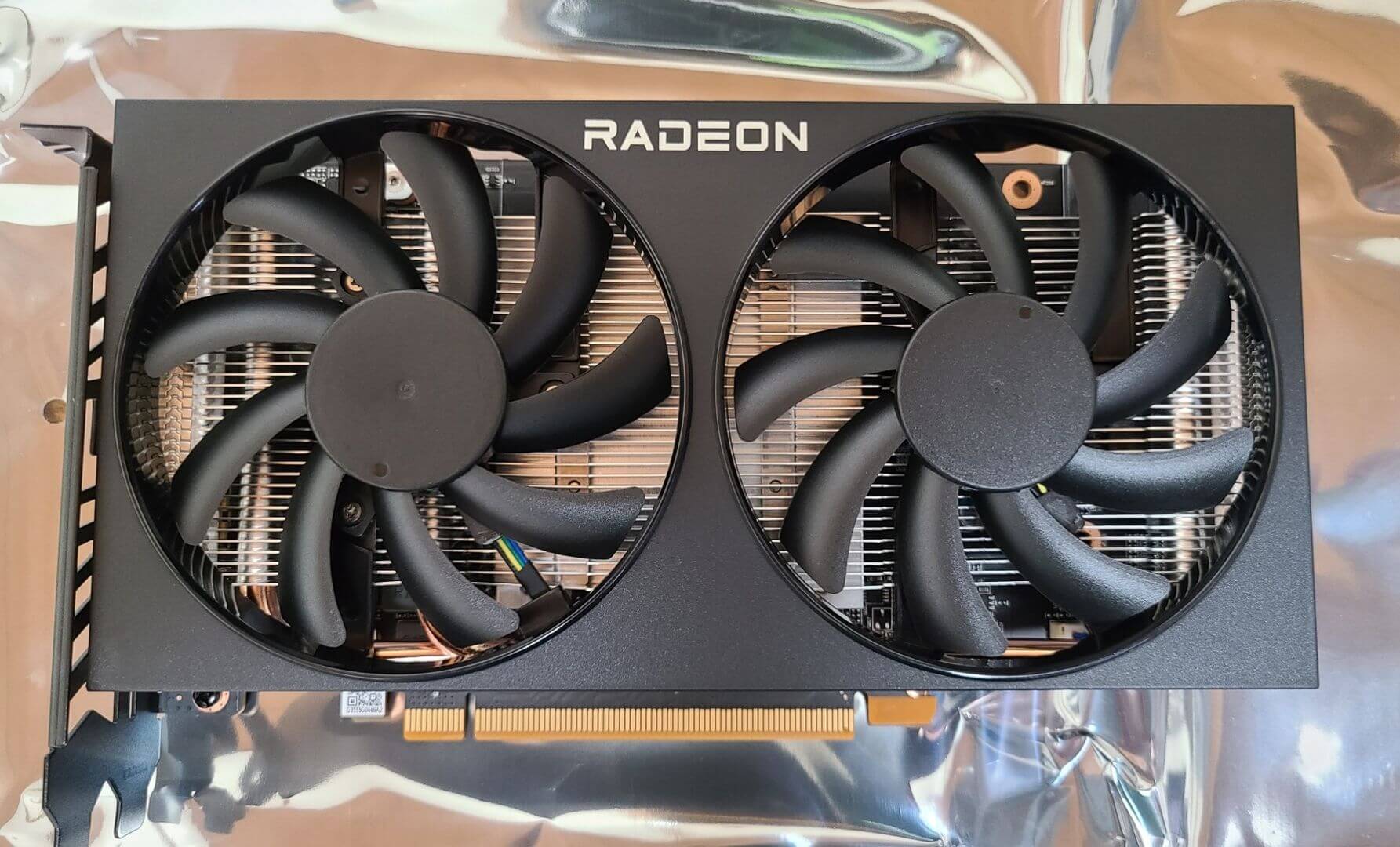RX6600の本体