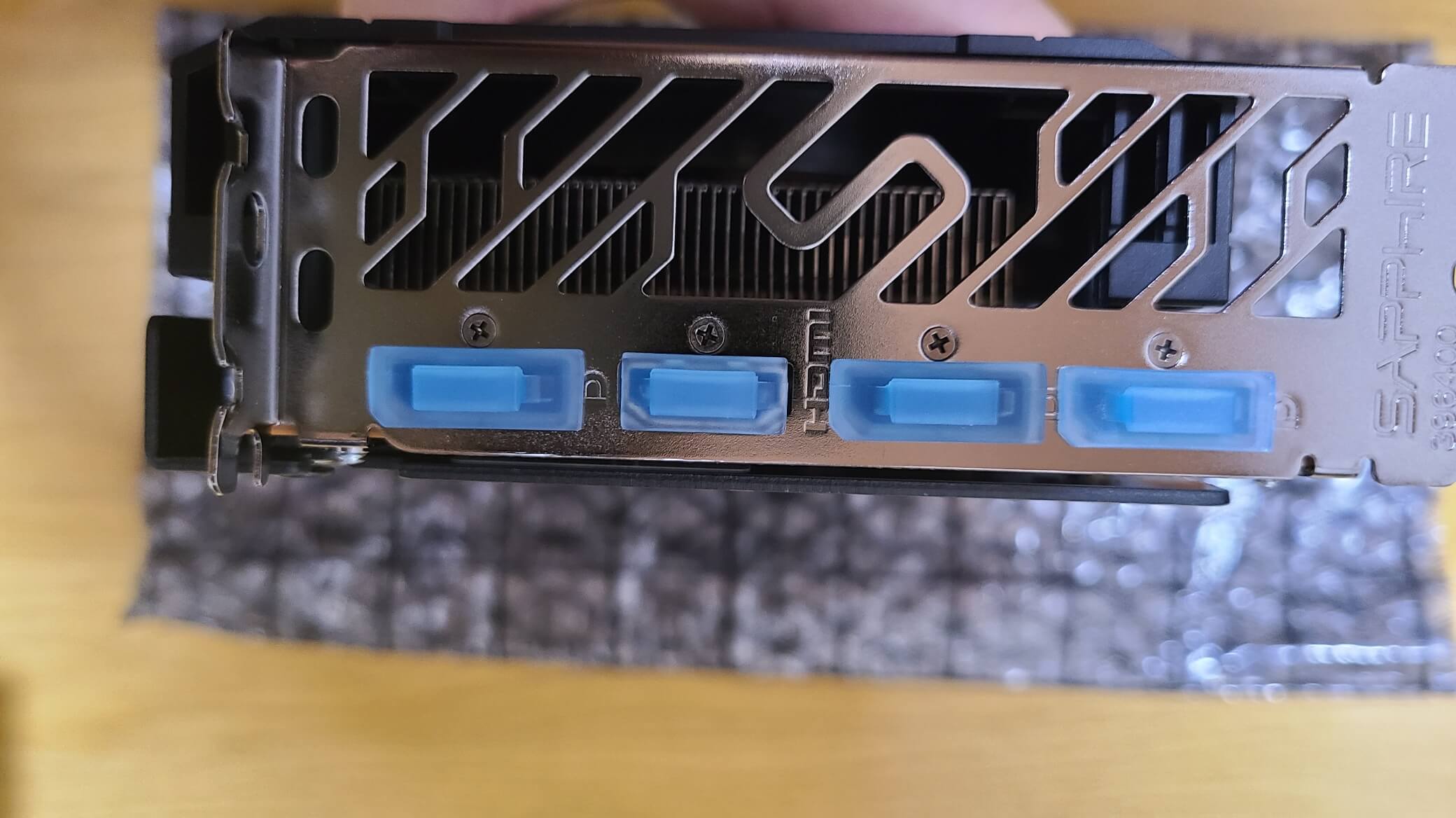 RX6600 XTの出力ポート