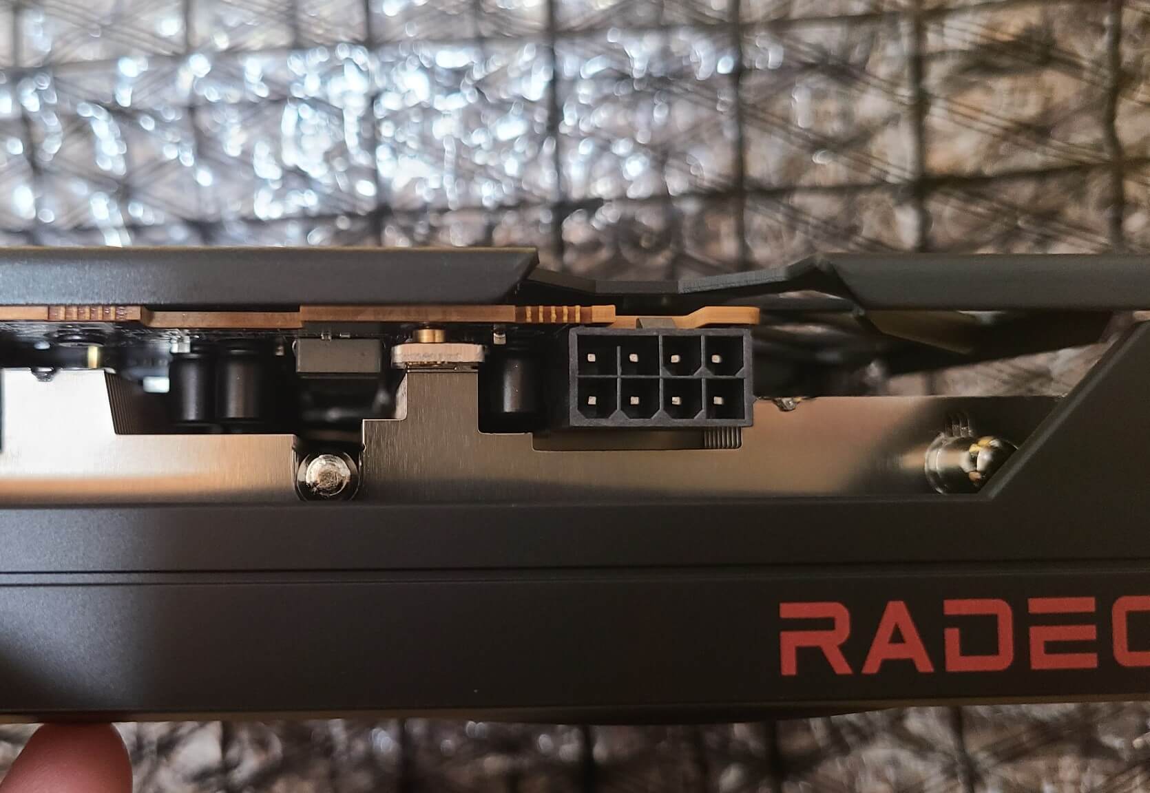 RX6600 XTの補助電源
