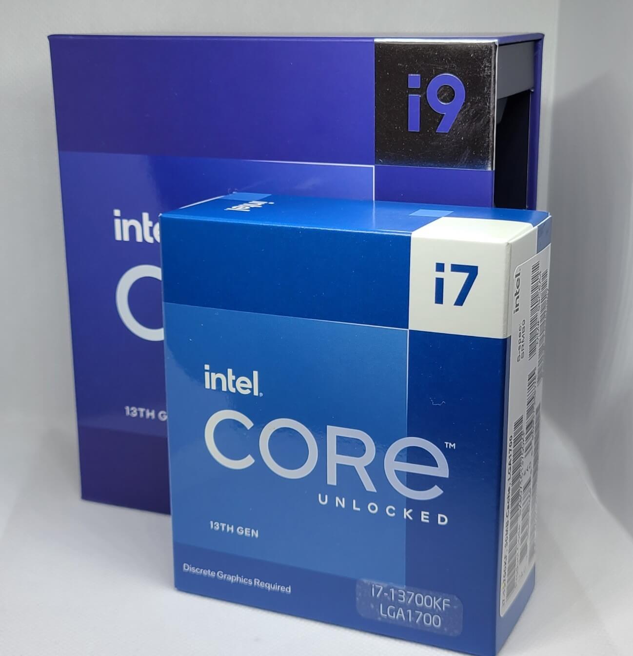 Core i9 13900KとCore i7 13700Kの大きさ比較