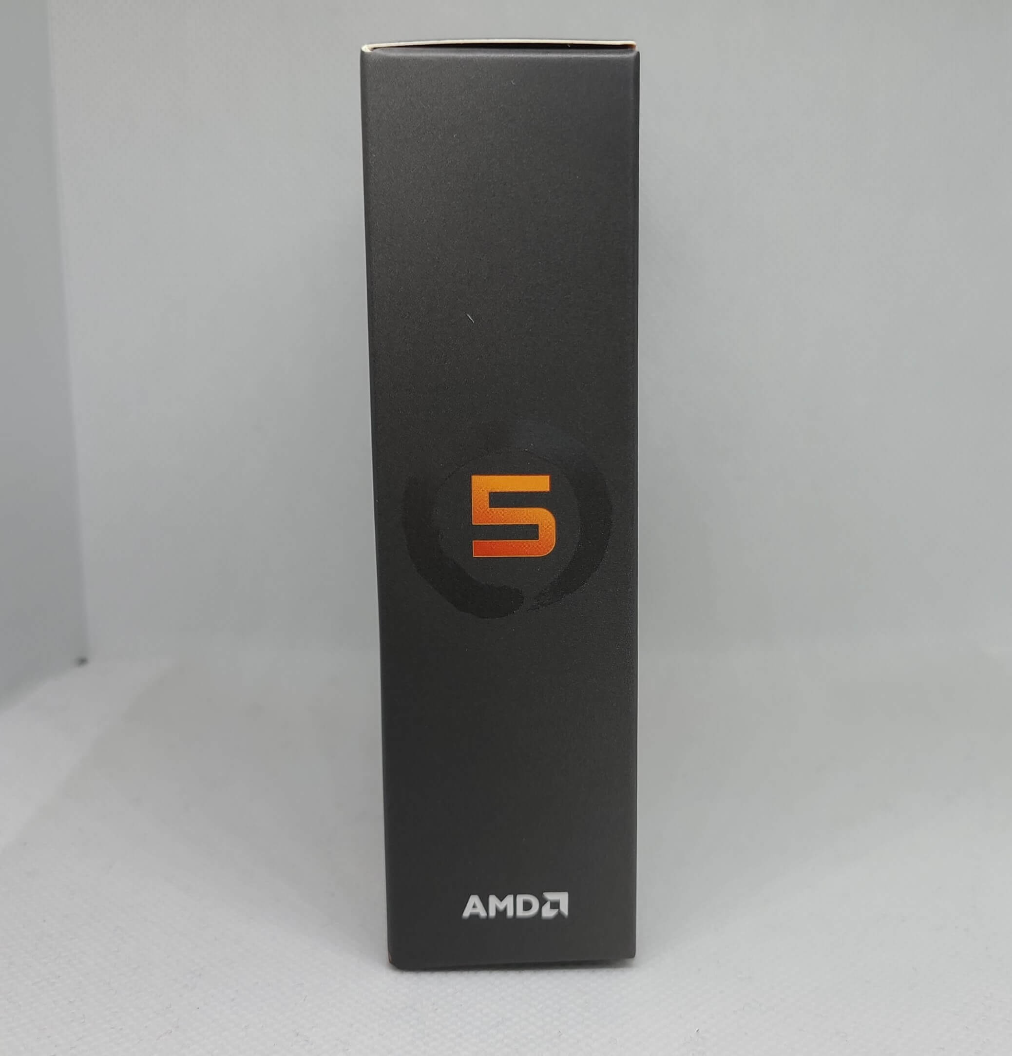 Ryzen-5-7600Xの外装