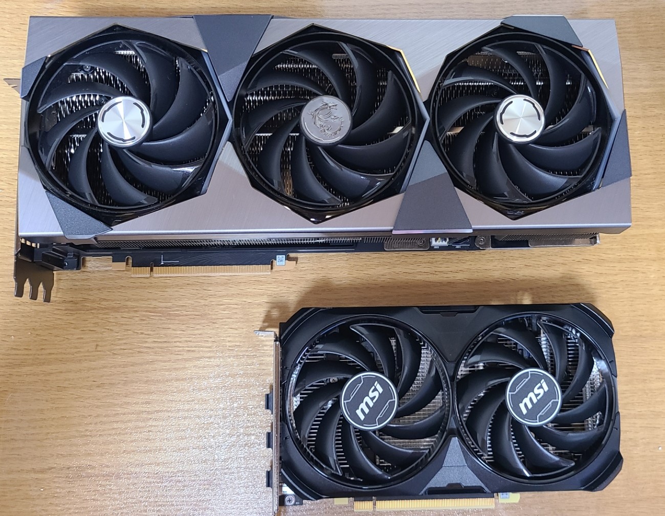 MSIのRTX 4060とRTX 4090の比較