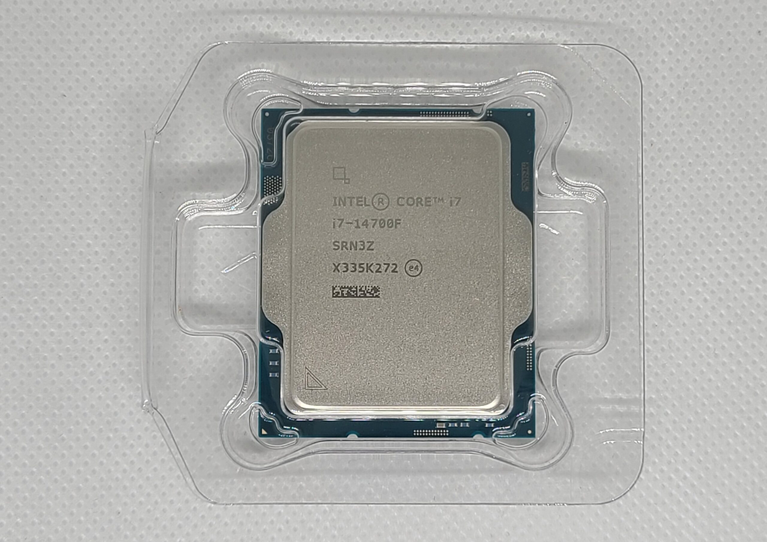 Core i7 14700Fの本体