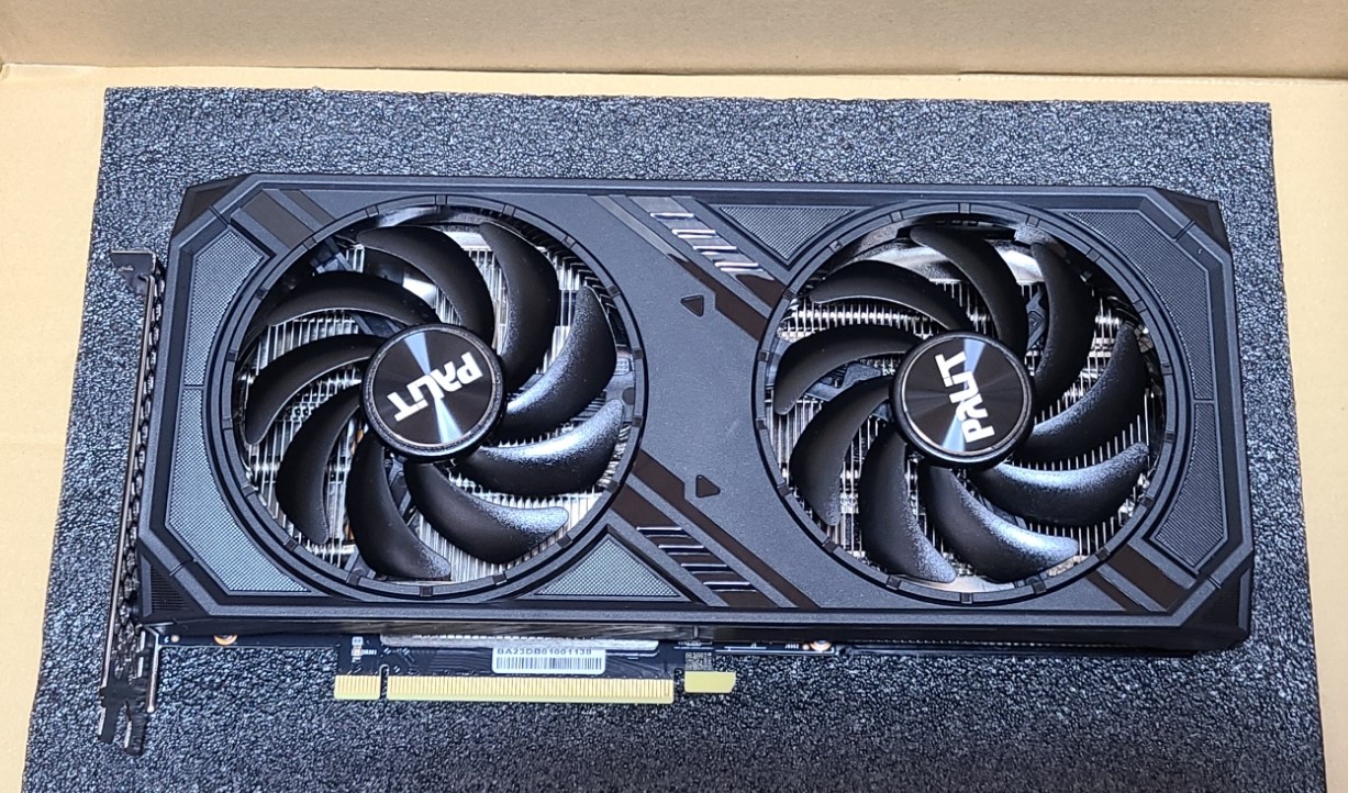 Palit RTX 4070 SUPERグラフィックボード本体