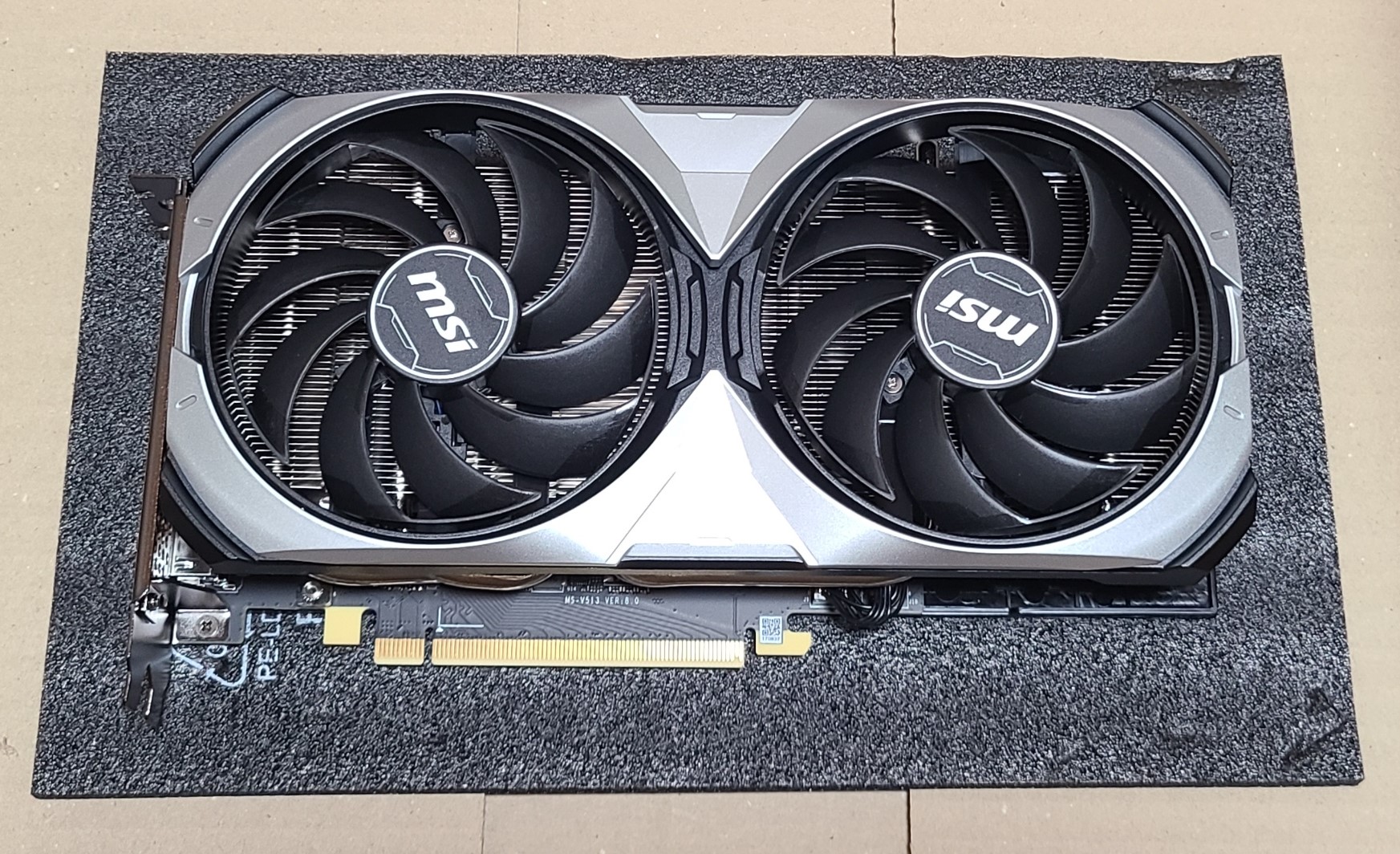 MSI RTX 4070 Ti SUPERグラフィックボード本体