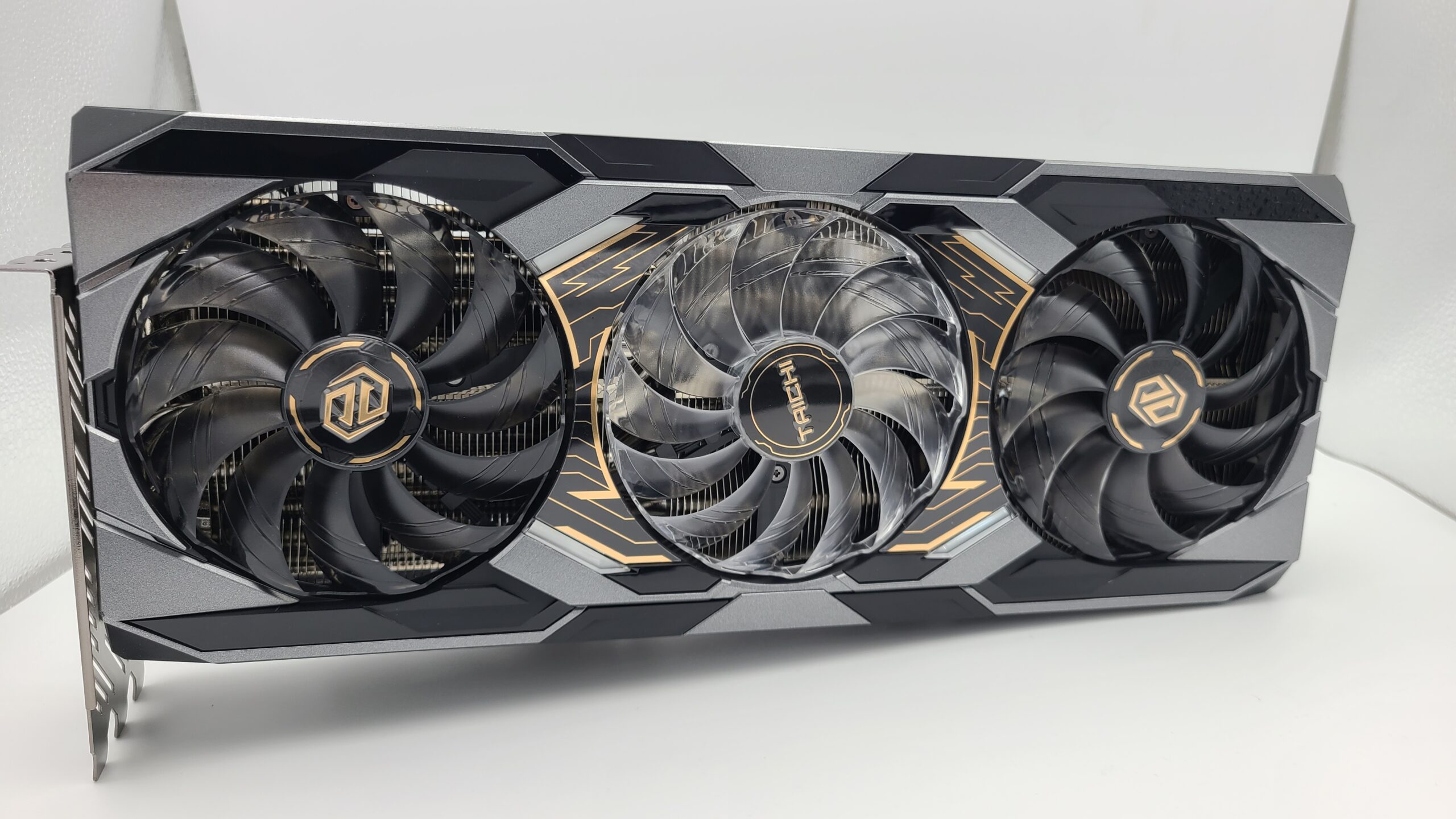 ASRock RX 9070 XT TAICHI OC 本体