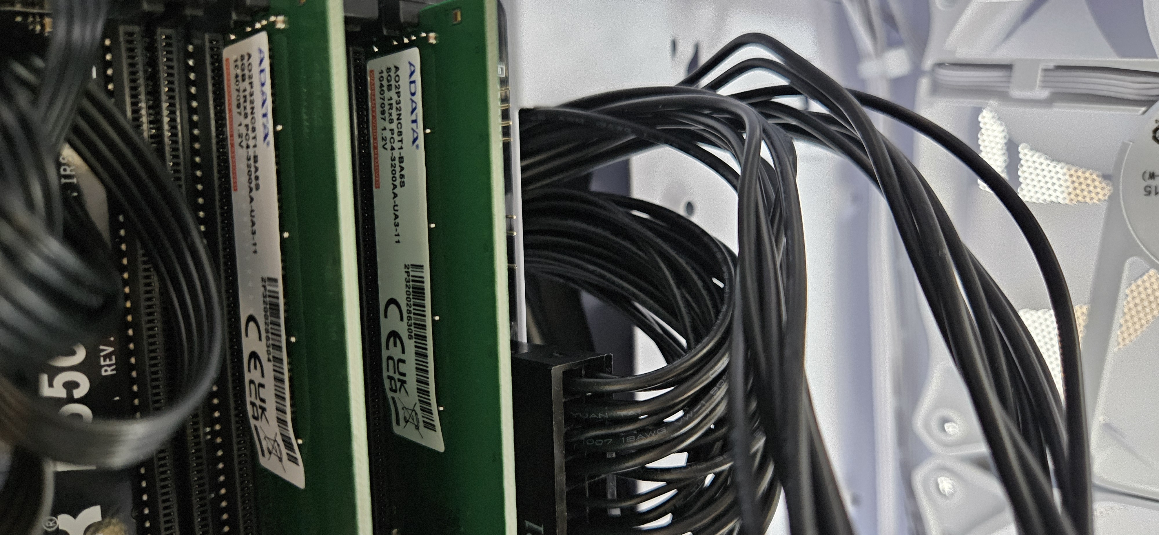 NEXTGEAR JG-A7G70_Whiteのメモリ